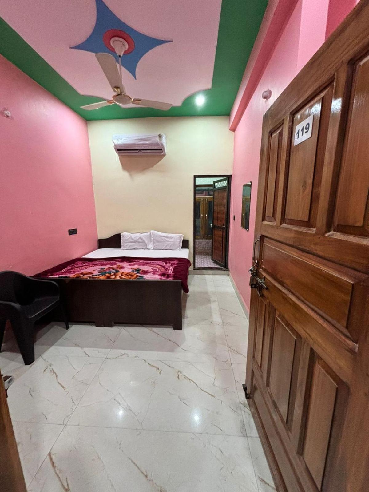 Chandrika Palace 500 Meter From Ayodhya Railway And Ram Mandir Kültér fotó